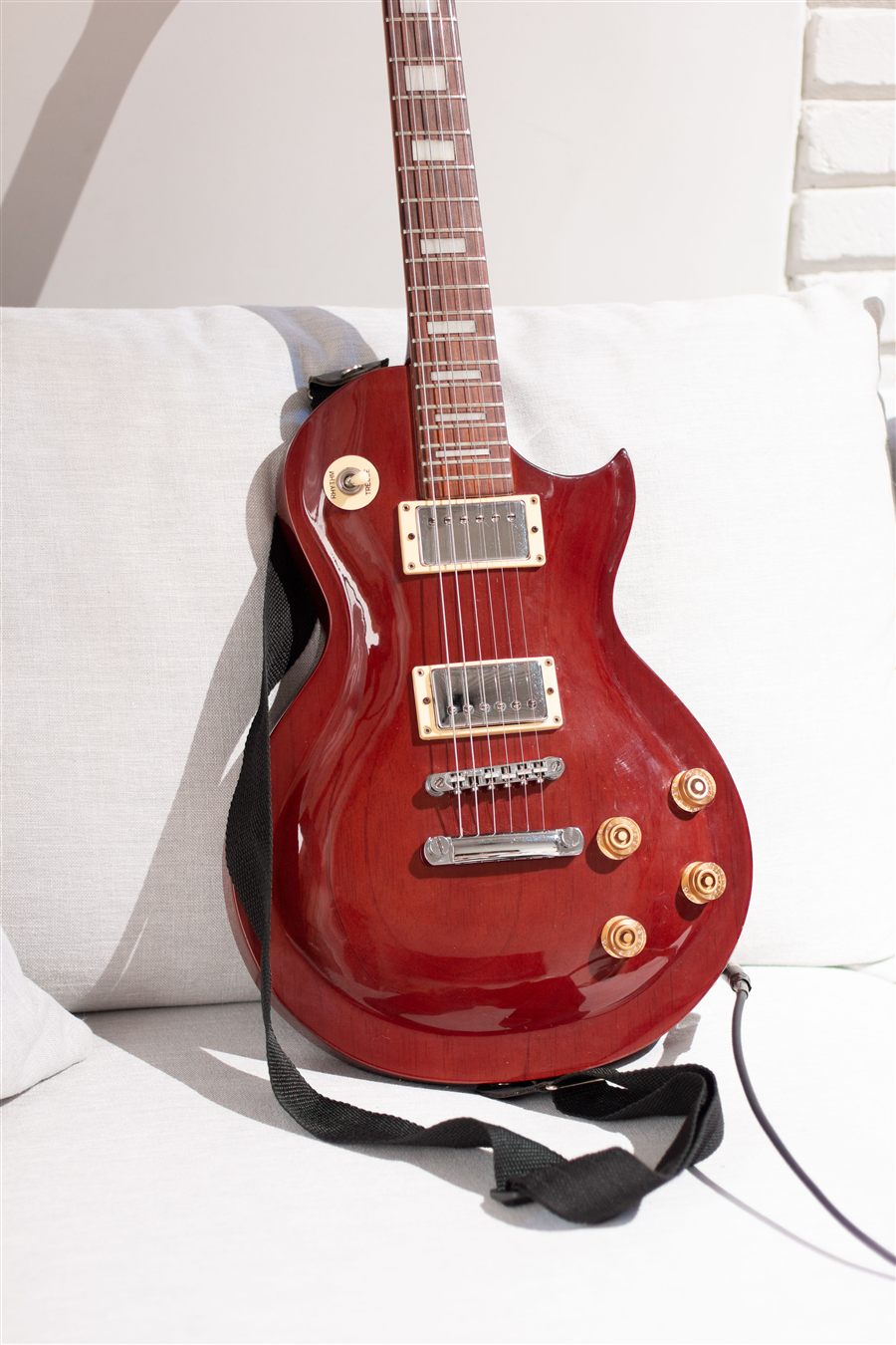 Common Mistakes When Buying Your First Electric Guitar