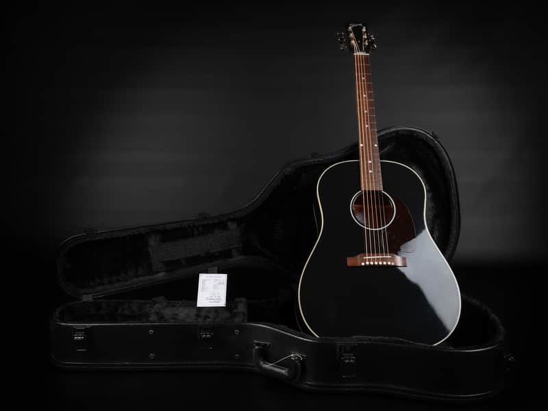 Gibson J-45 Standard