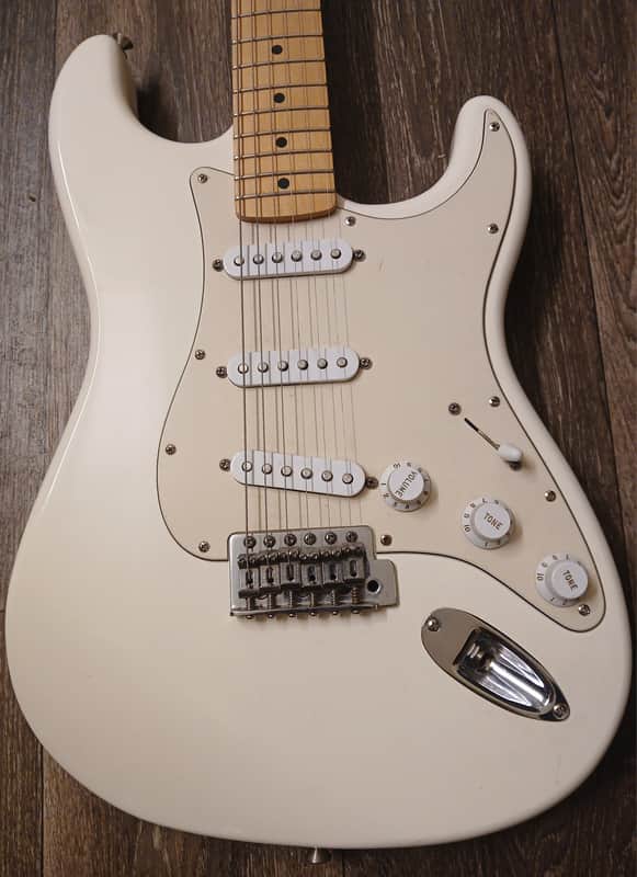 Fender Standard Stratocaster (1998-2005)