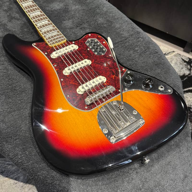 Squier Classic Vibe Bass VI