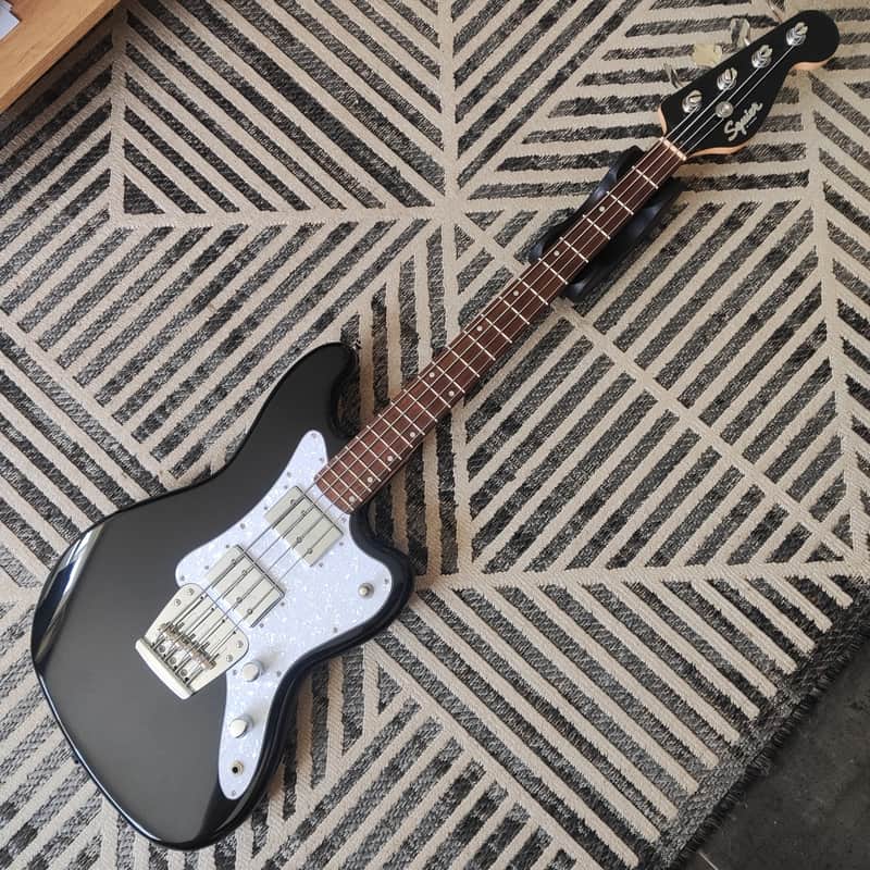 Squier Paranormal Rascal Bass HH